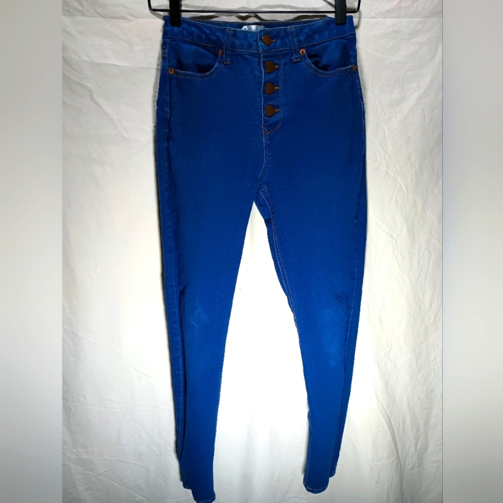 No boundaries size 9 button up jeans really cute. Great Shape.